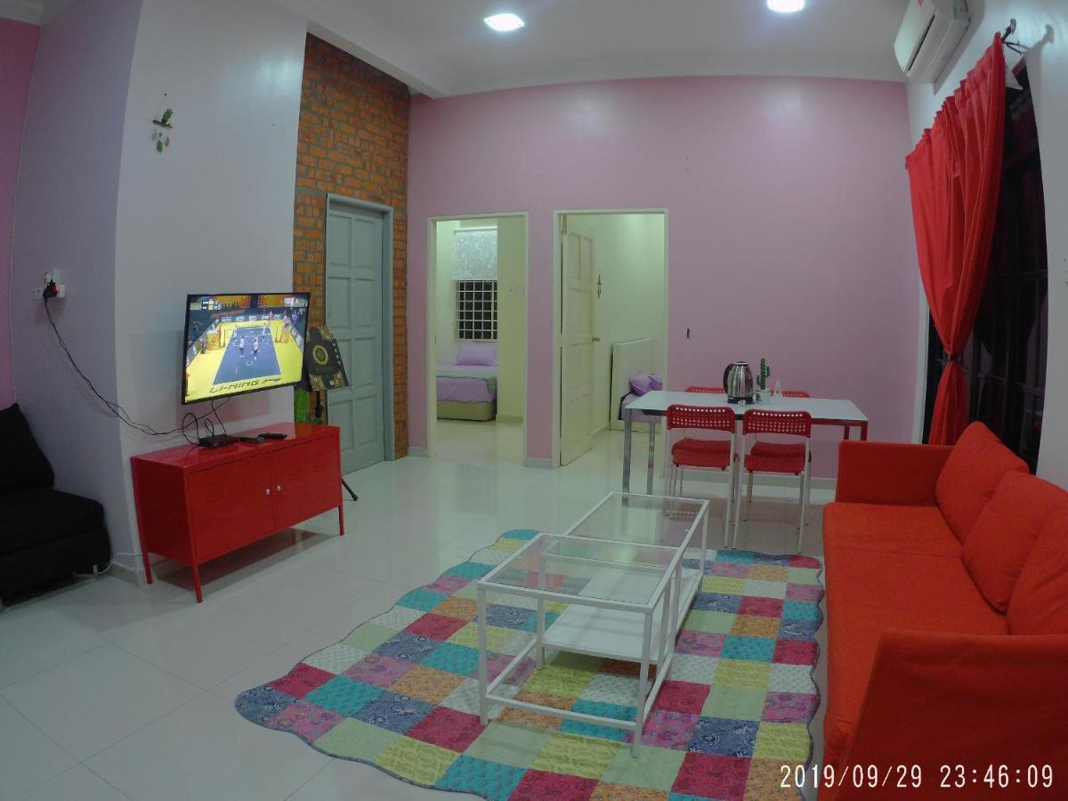 Holiday Homestay ドゥングン エクステリア 写真